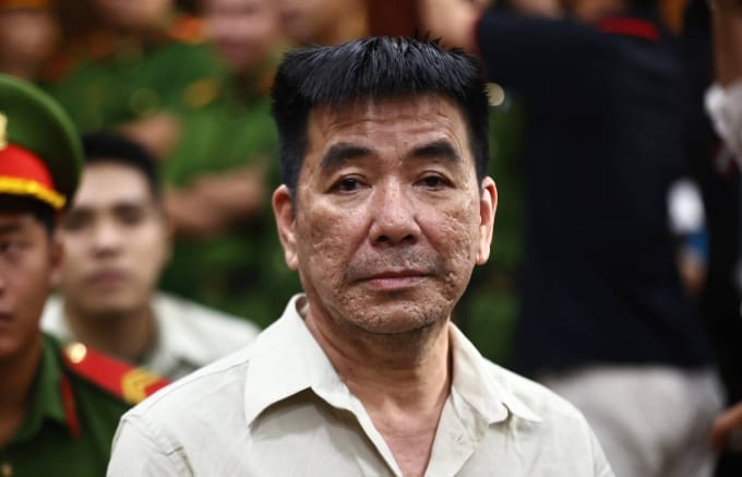 Đại gia cát miền Tây: 'Vay tiền nhiều người, vừa làm vừa xoay xở'