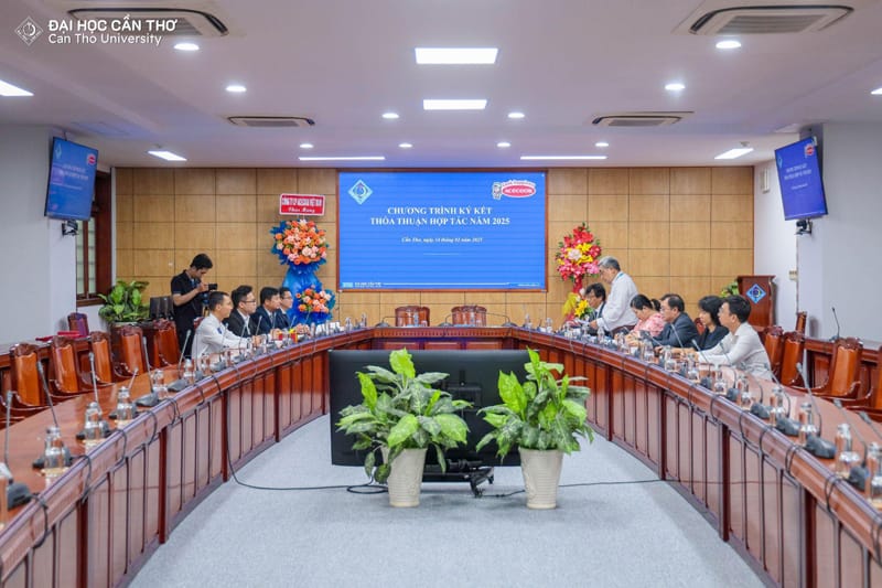 Trường Đại học Cần Thơ và Công ty Cổ phần Acecook Việt Nam ký kết hợp tác: cam kết hỗ trợ và tạo điều kiện cho sinh viên phát triển