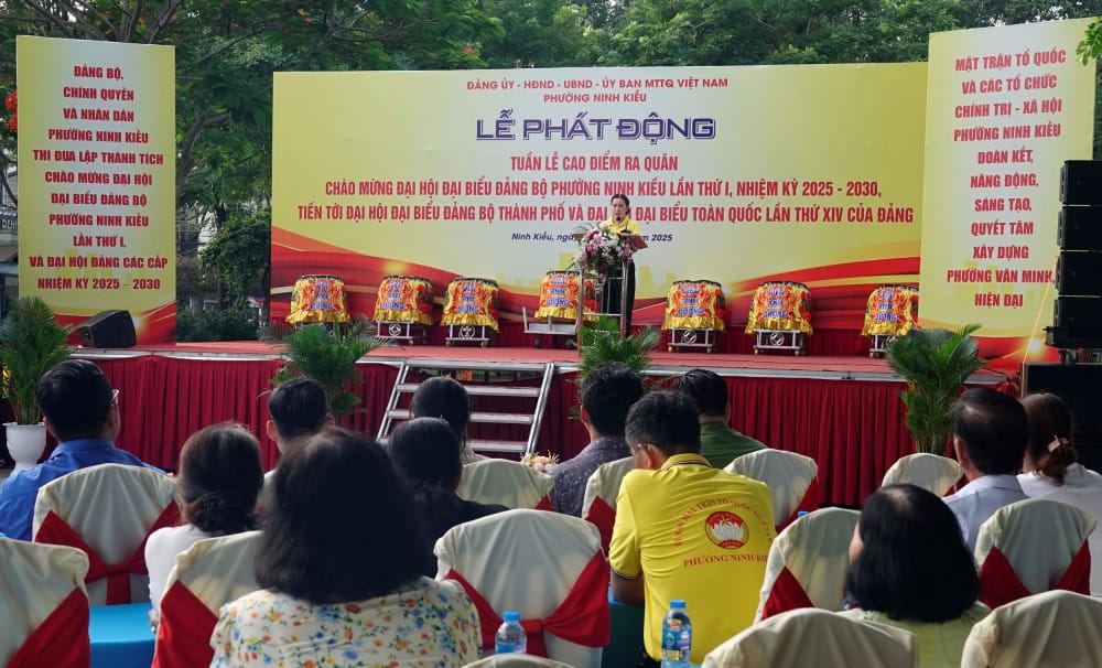 Phát động tuần lễ cao điểm ra quân chào mừng đại hội Đảng các cấp