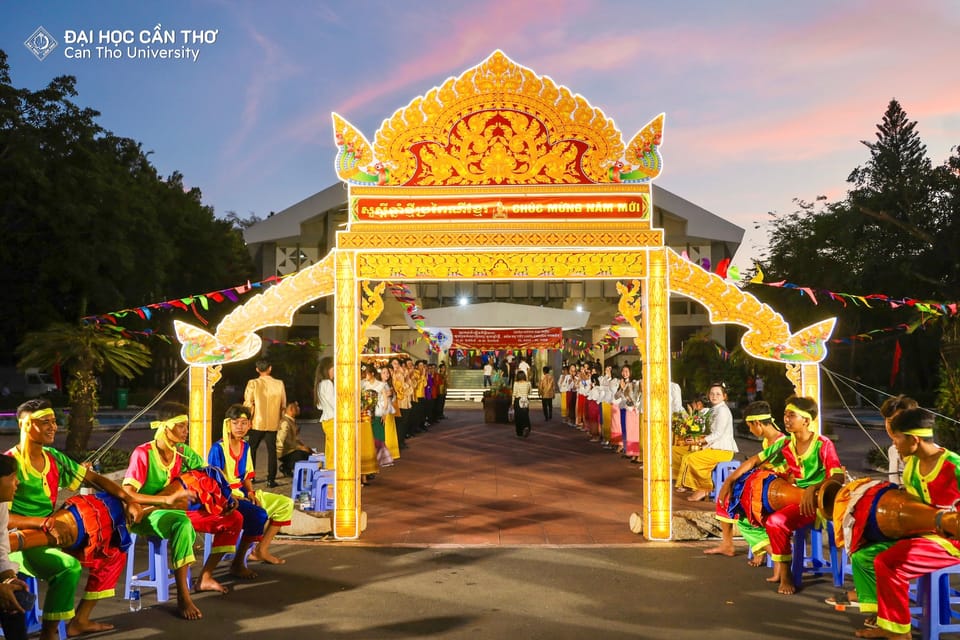 Sắc màu văn hóa Tết Chôl Chnăm Thmây tại Trường Đại học Cần Thơ