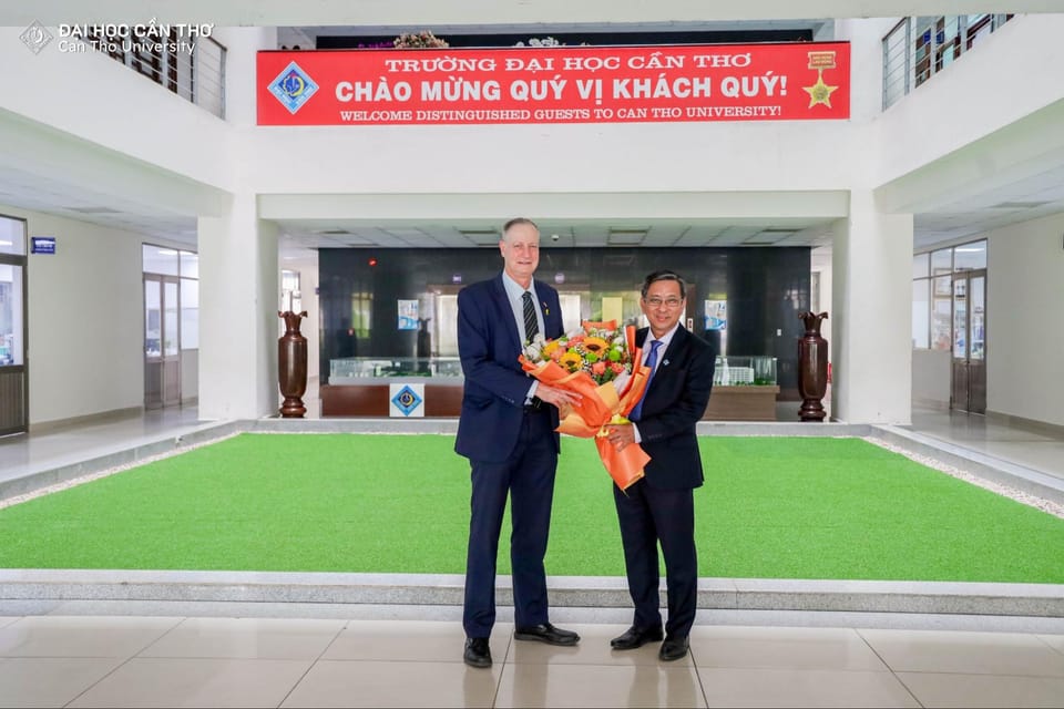 Trường Đại học Cần Thơ đón tiếp và làm việc cùng Đại sứ Israel tại Việt Nam