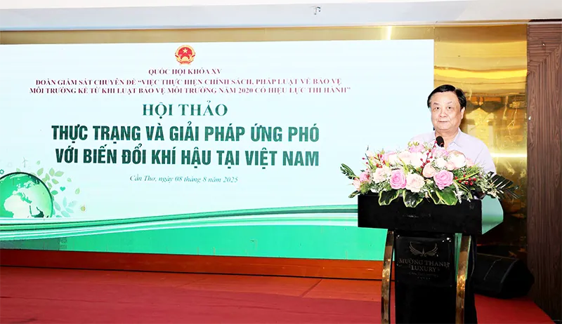 Hội thảo “Thực trạng và giải pháp ứng phó với biến đổi khí hậu tại Việt Nam”